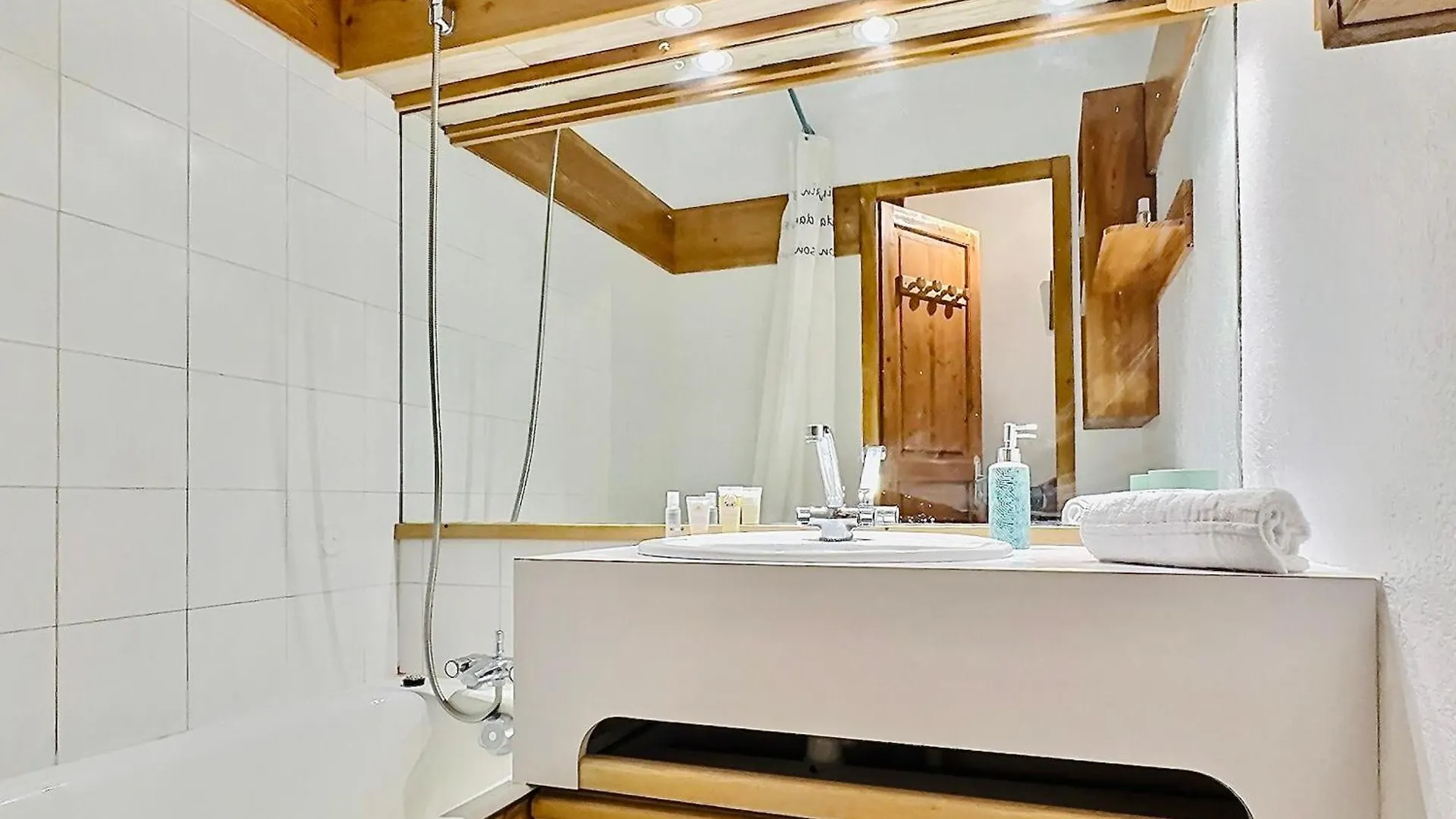 Confortable Appartement 3 Pieces Pour 6 Personnes, Proche Centre De Val D'Isere - Fr-1-411-925 Lägenhet Val-dʼIsère